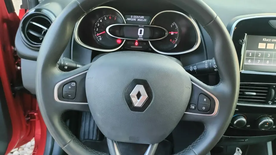 RENAULT Clio -
