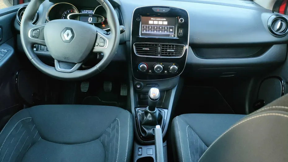 RENAULT Clio -