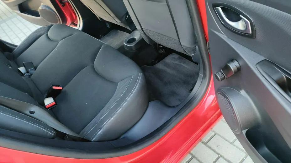 RENAULT Clio -