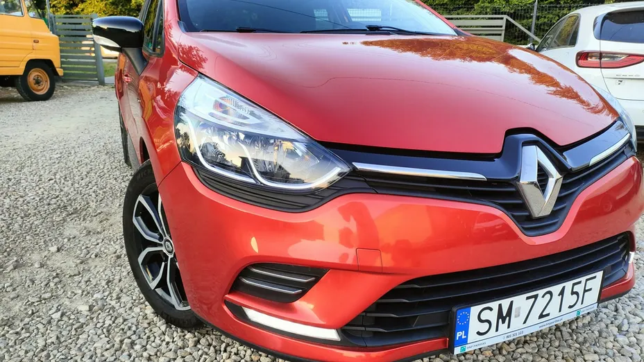RENAULT Clio -