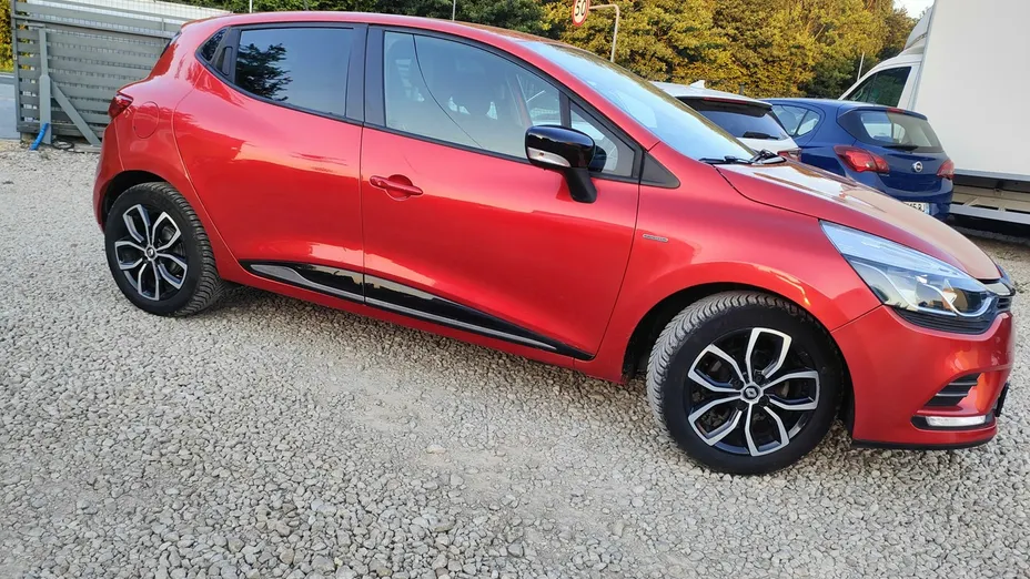 RENAULT Clio -