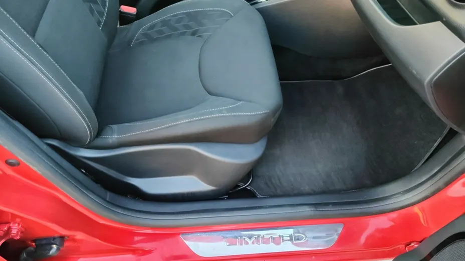 RENAULT Clio -
