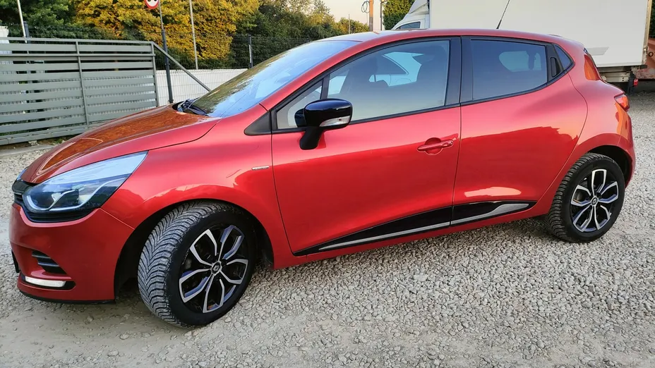 RENAULT Clio -