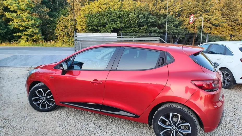 RENAULT Clio -