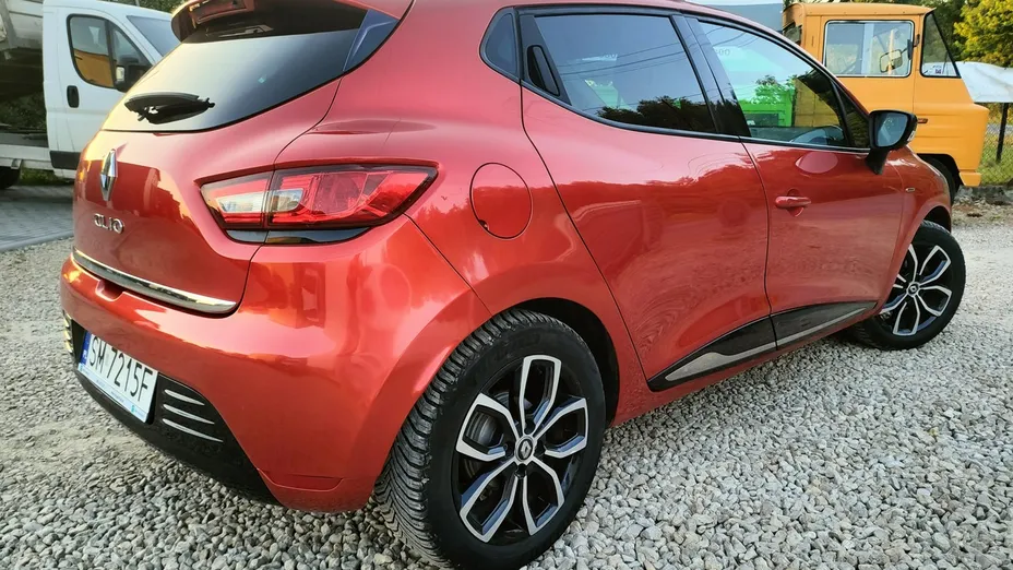 RENAULT Clio -