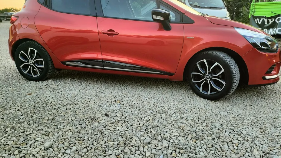 RENAULT Clio -