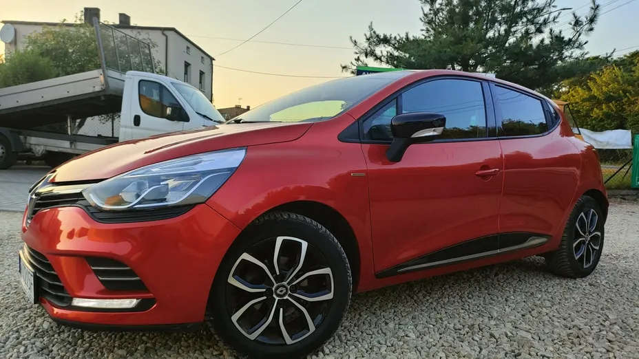 RENAULT Clio -