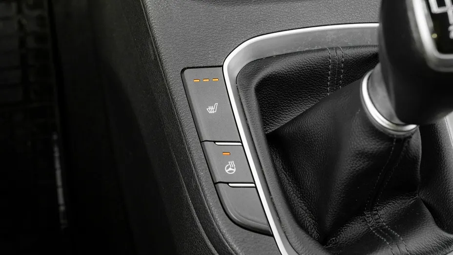 HYUNDAI i30 -