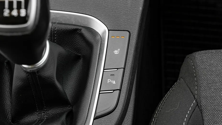 HYUNDAI i30 -