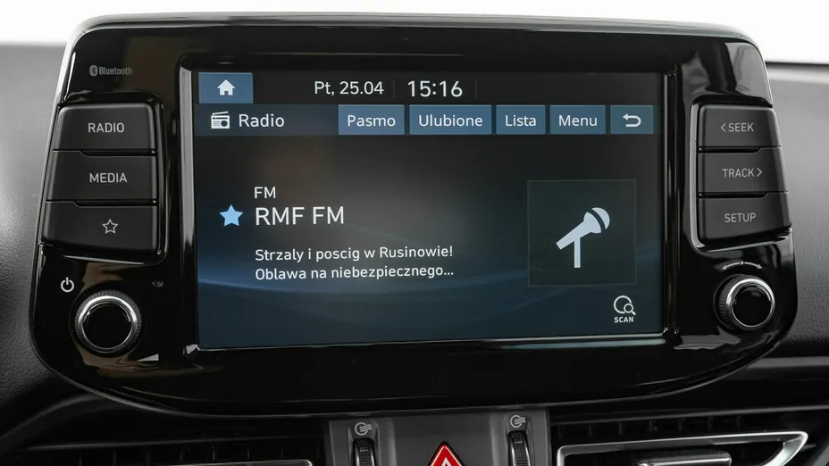 HYUNDAI i30 -
