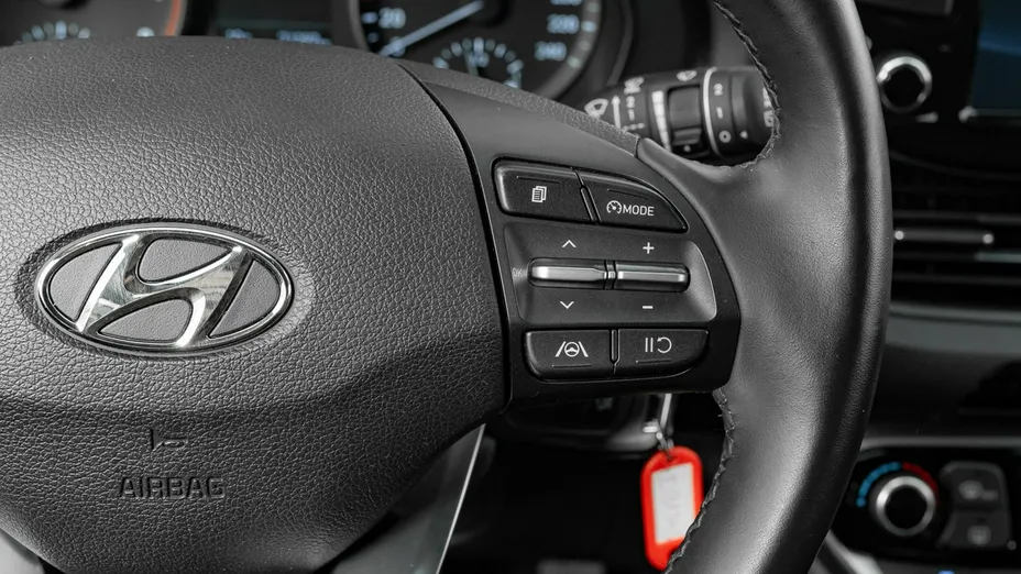 HYUNDAI i30 -
