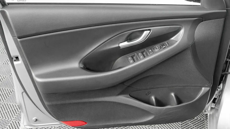 HYUNDAI i30 -