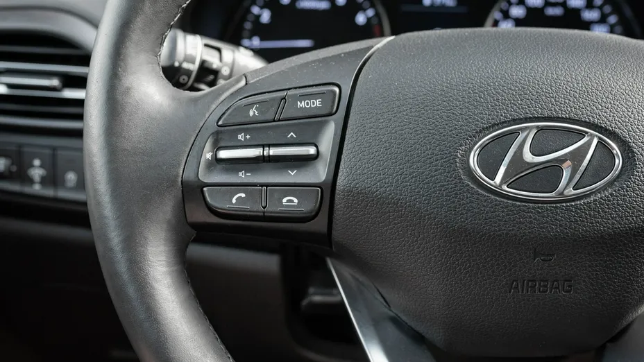 HYUNDAI i30 -