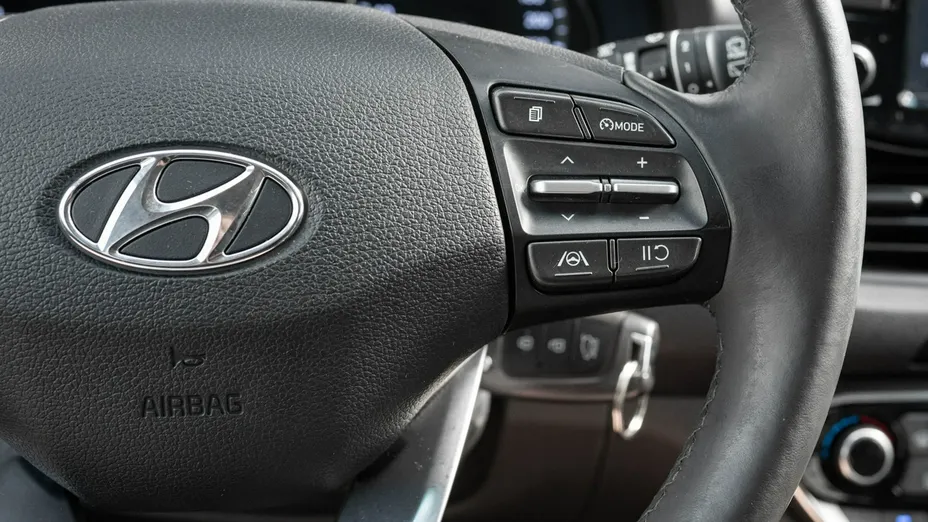 HYUNDAI i30 -