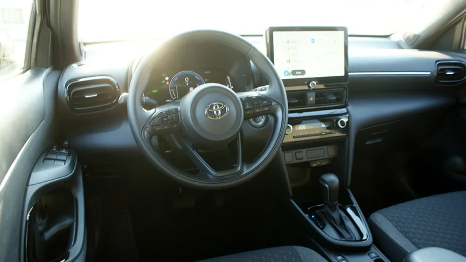 TOYOTA Yaris Cross -