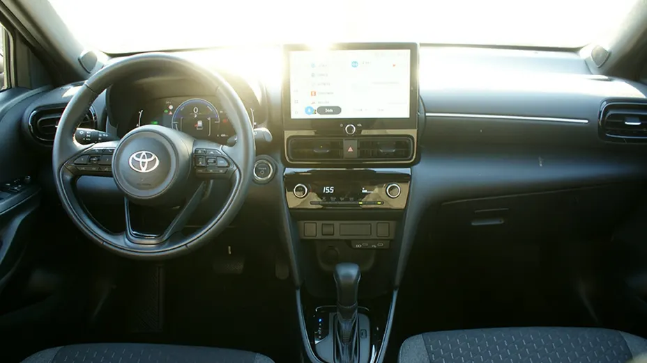 TOYOTA Yaris Cross -