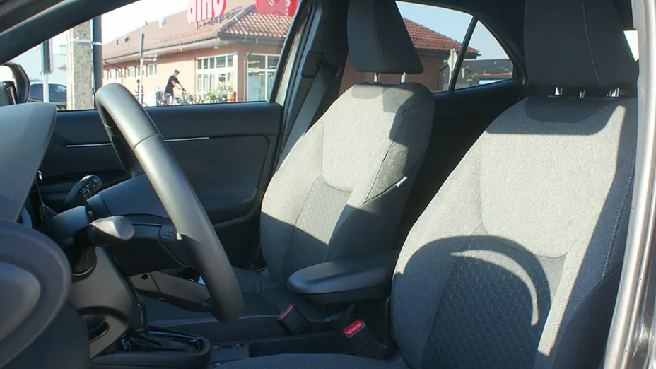 TOYOTA Yaris Cross -