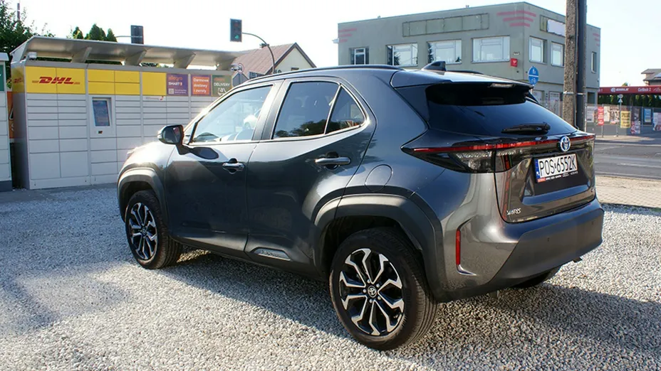 TOYOTA Yaris Cross -