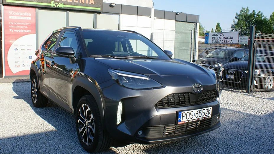TOYOTA Yaris Cross -