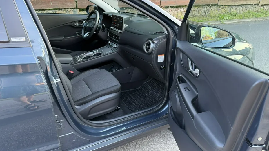 HYUNDAI Kona -