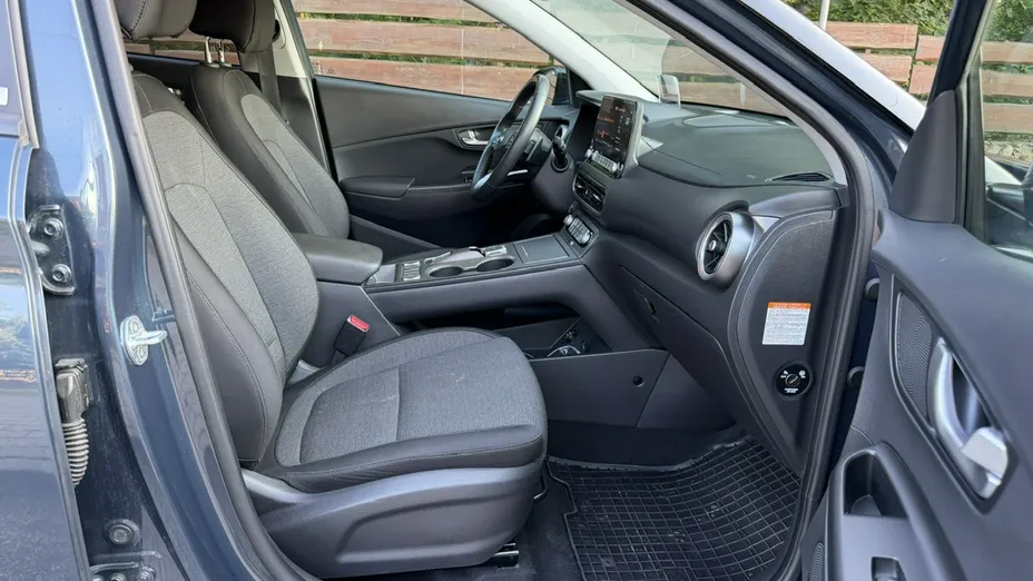 HYUNDAI Kona -