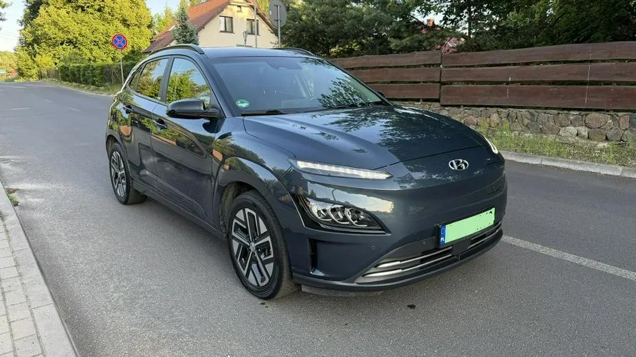 HYUNDAI Kona -
