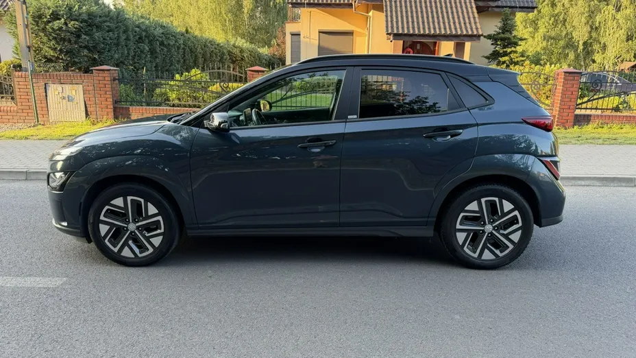 HYUNDAI Kona -