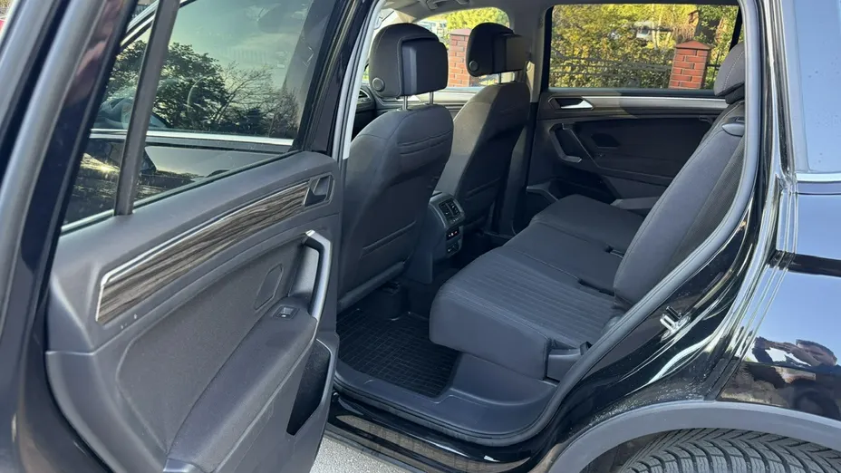 VOLKSWAGEN Tiguan Allspace -