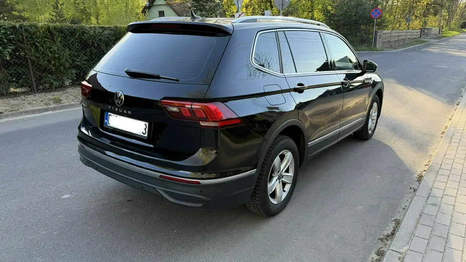 VOLKSWAGEN Tiguan Allspace -