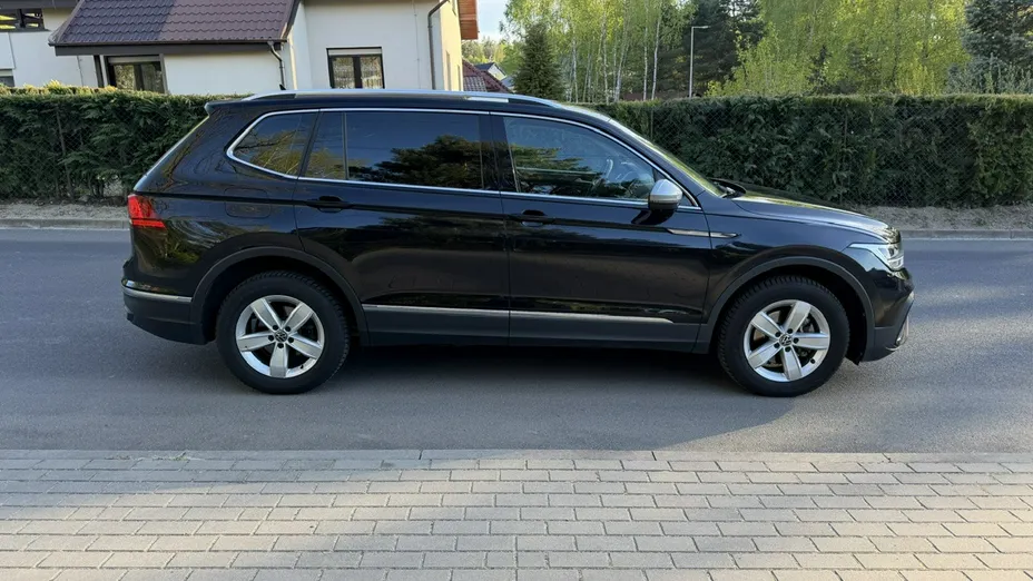 VOLKSWAGEN Tiguan Allspace -