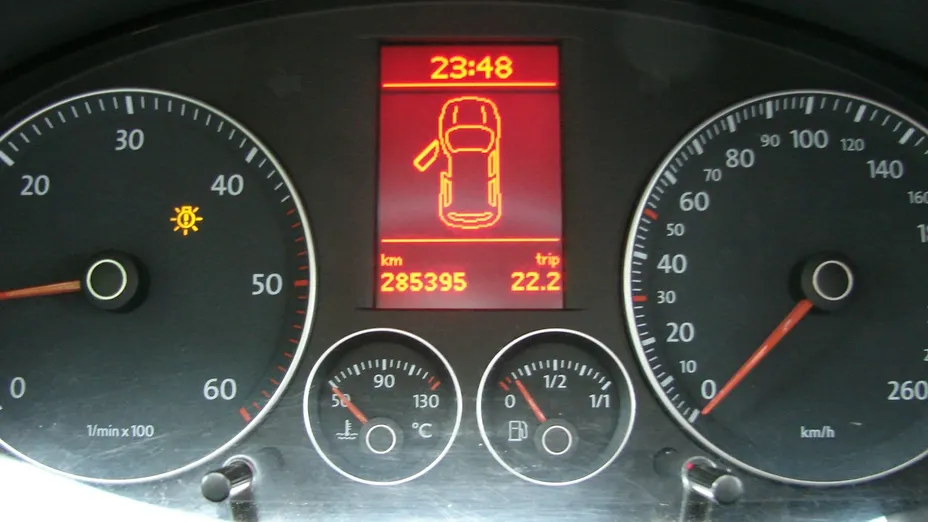 VOLKSWAGEN Touran -