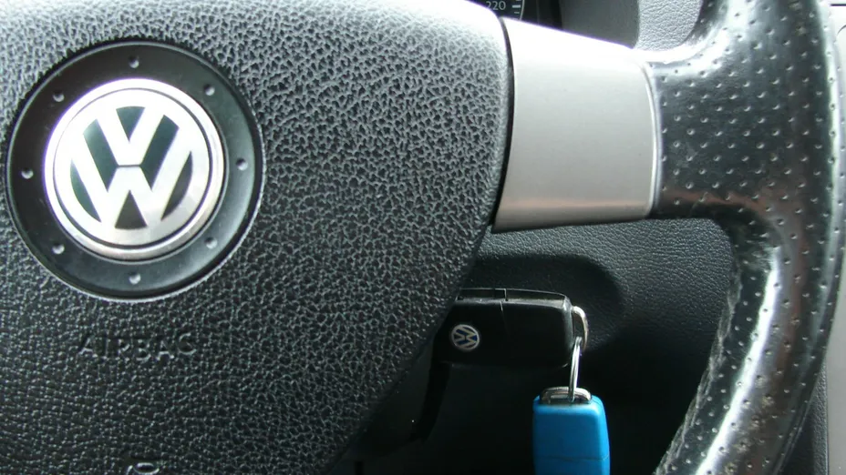 VOLKSWAGEN Touran -