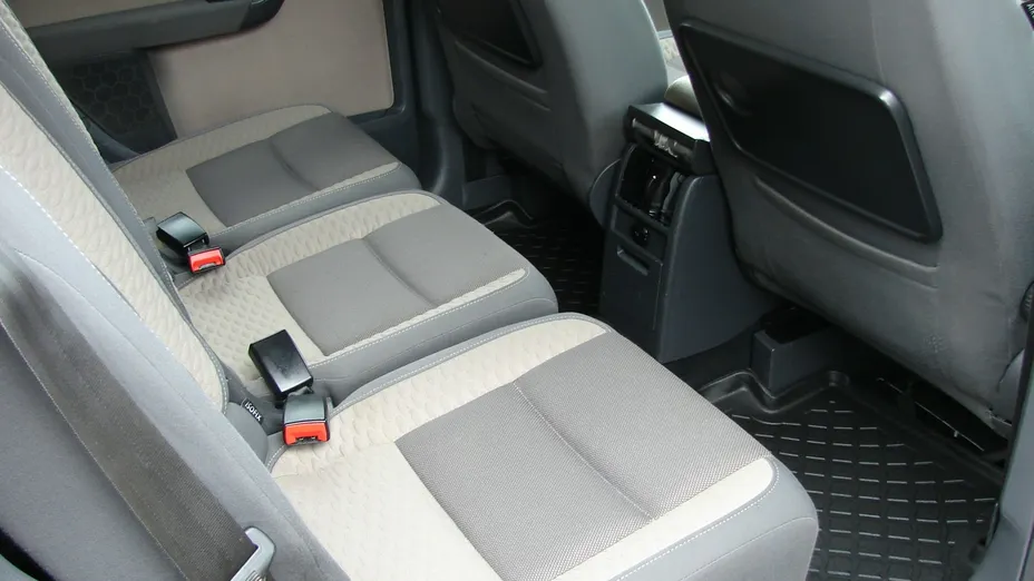 VOLKSWAGEN Touran -