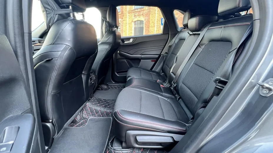 FORD Escape -