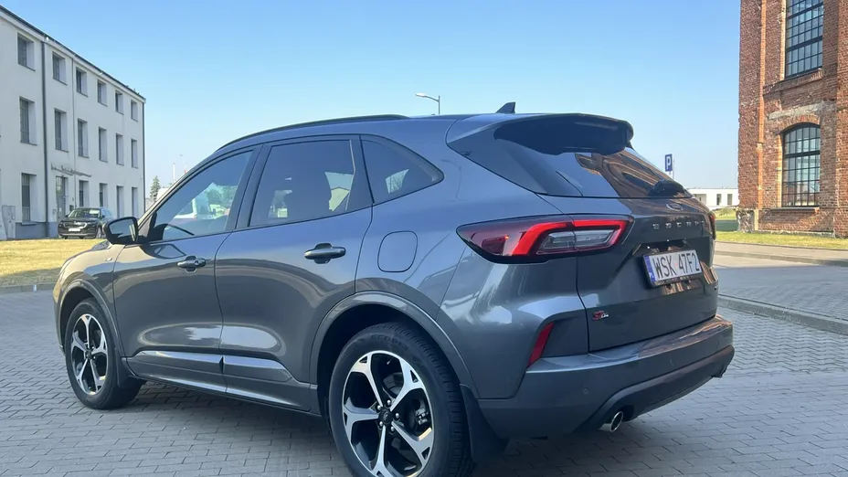 FORD Escape -