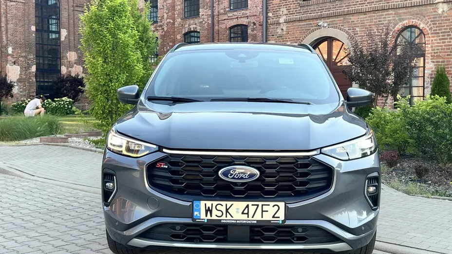 FORD Escape -