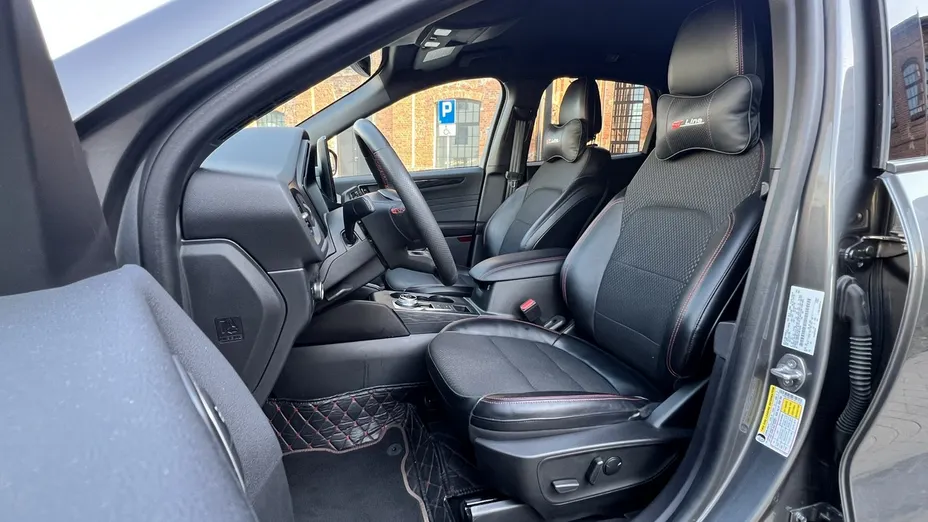 FORD Escape -