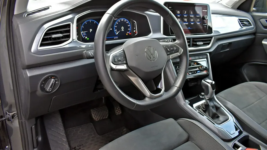 VOLKSWAGEN T-ROC -