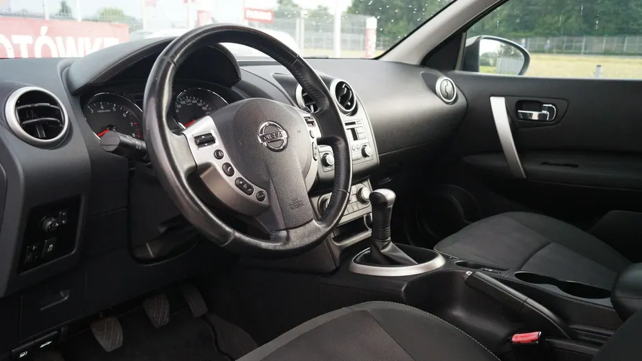 NISSAN Qashqai -