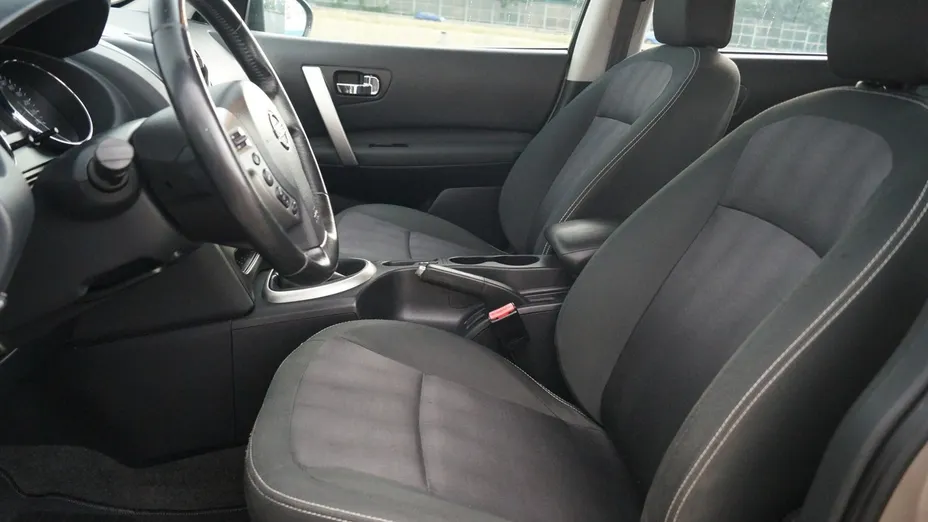NISSAN Qashqai -