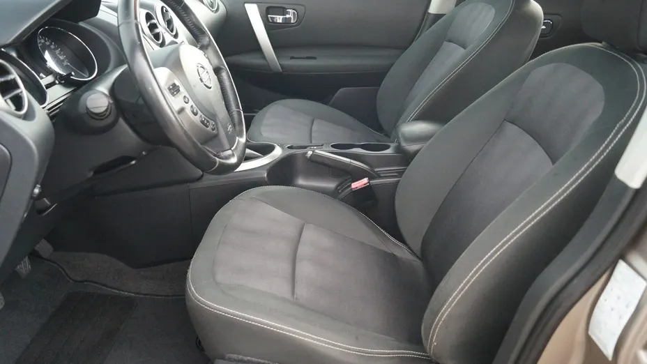 NISSAN Qashqai -