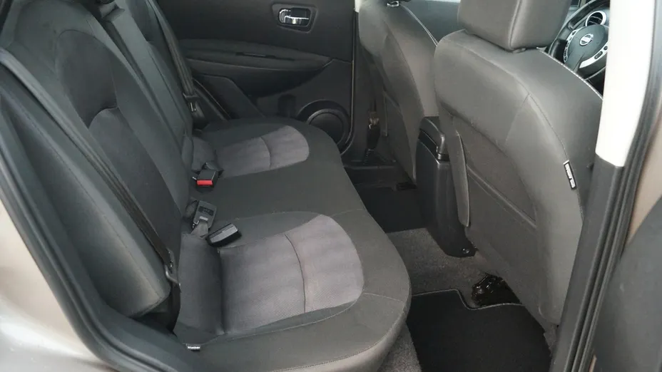 NISSAN Qashqai -