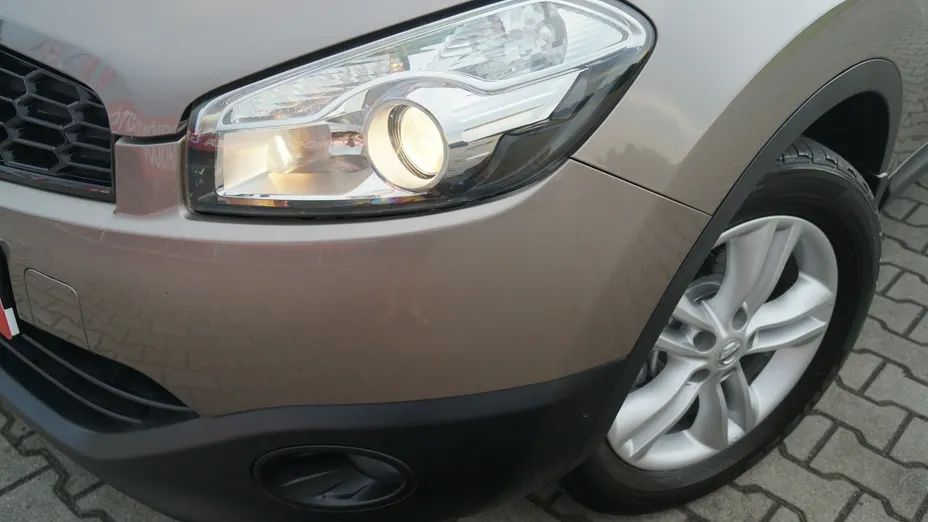 NISSAN Qashqai -