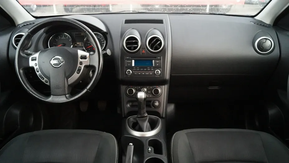 NISSAN Qashqai -