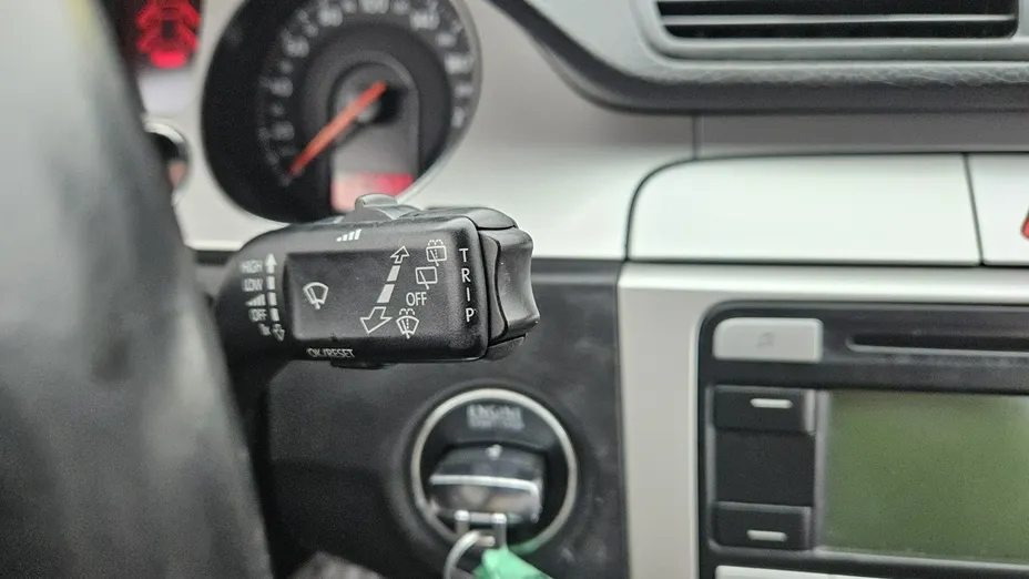 VOLKSWAGEN Passat -