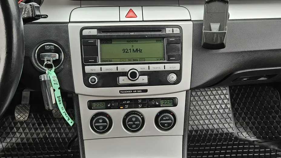 VOLKSWAGEN Passat -