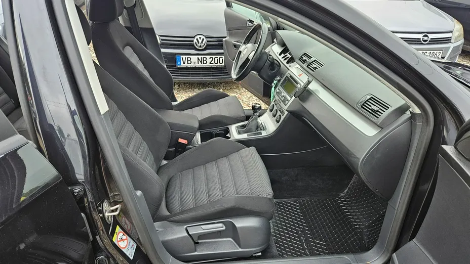 VOLKSWAGEN Passat -