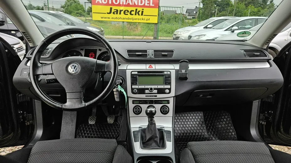 VOLKSWAGEN Passat -