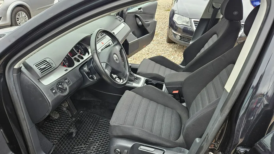 VOLKSWAGEN Passat -