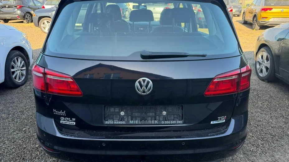 VOLKSWAGEN Golf Sportsvan -